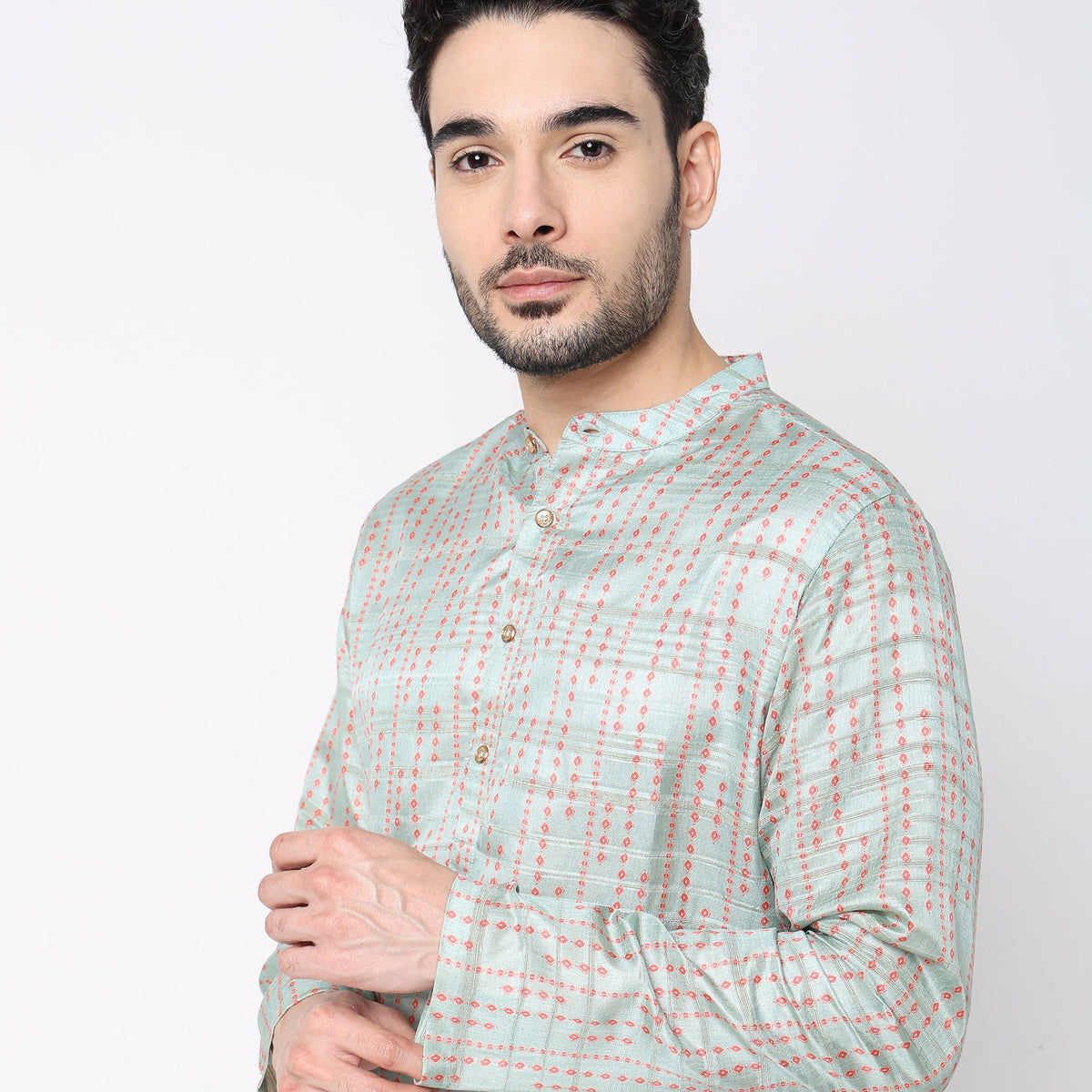 Men Wearing Regular Fit Printed Kurta