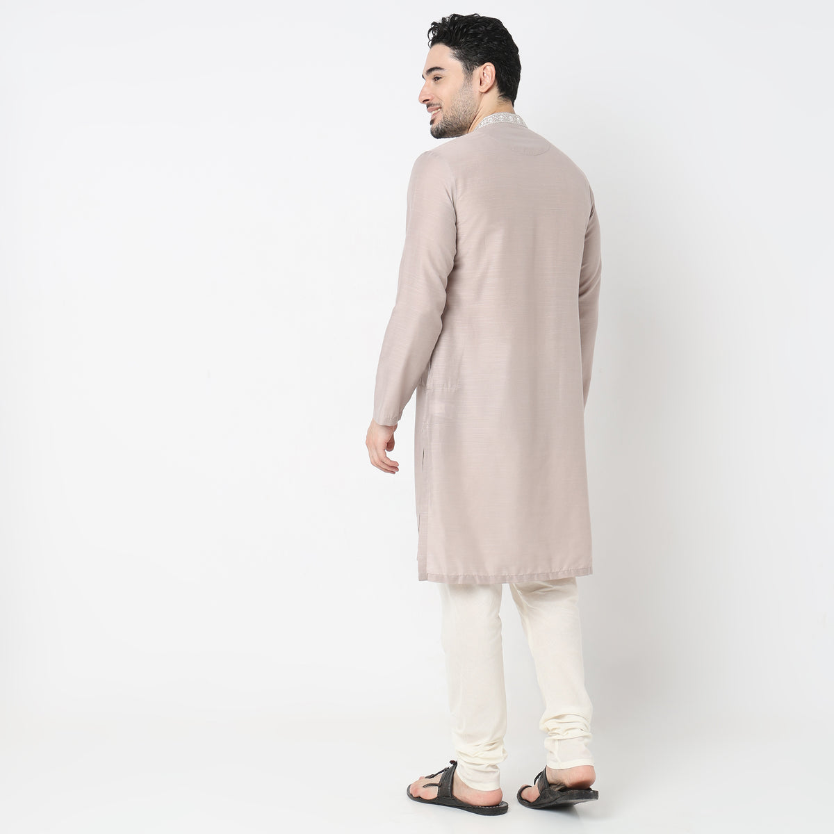 Regular Fit Embroidered Kurta