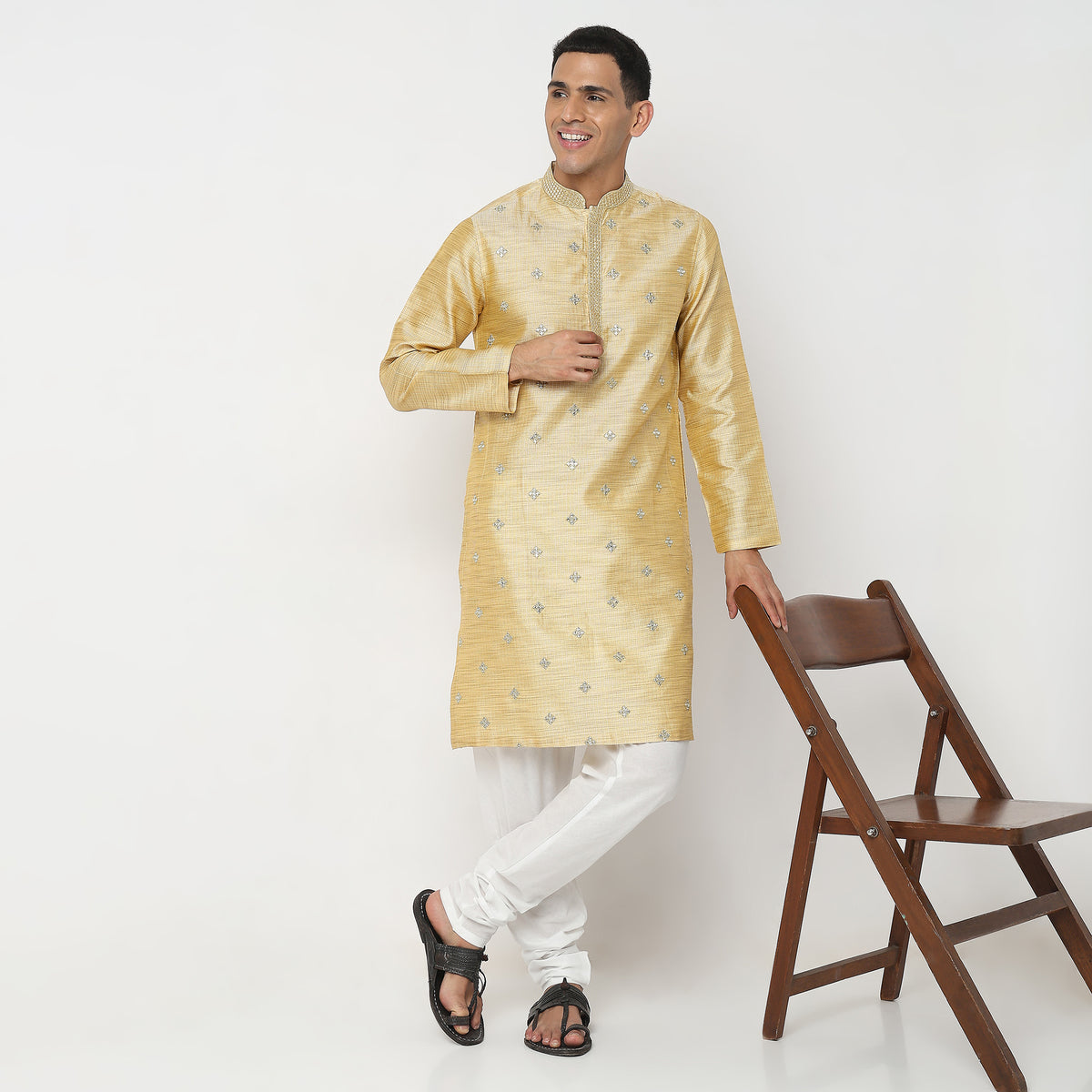 Regular Fit Embellished Kurta