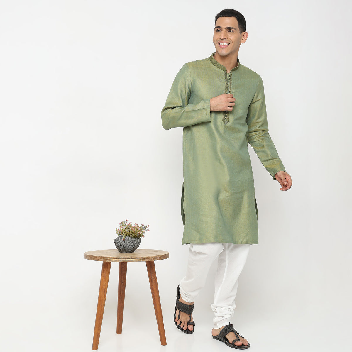 Regular Fit Solid Kurta