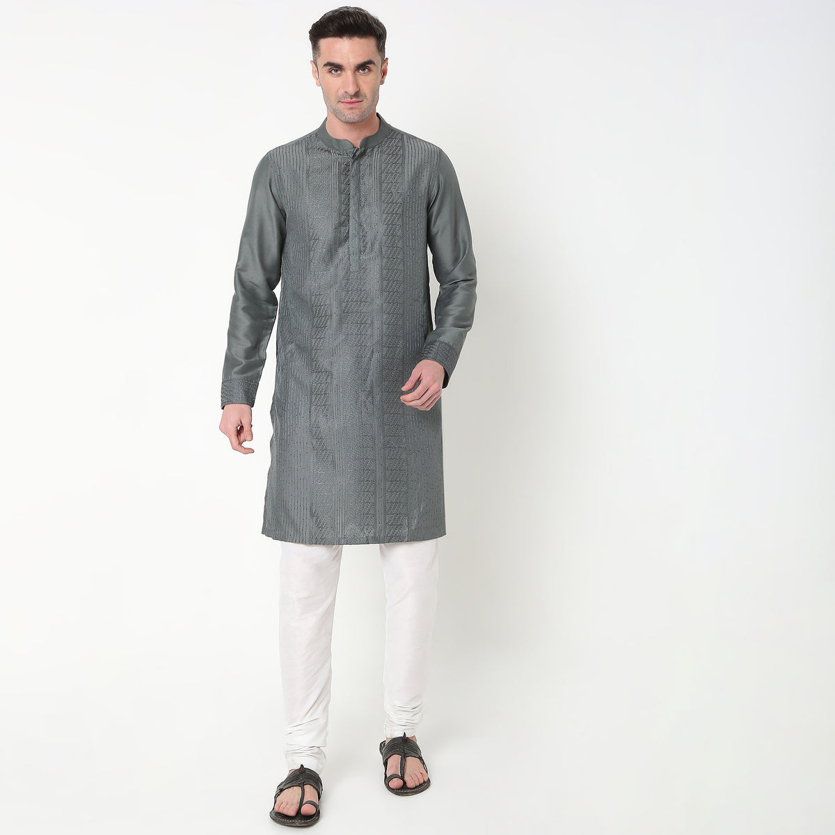 Regular Fit Embroidered Kurta