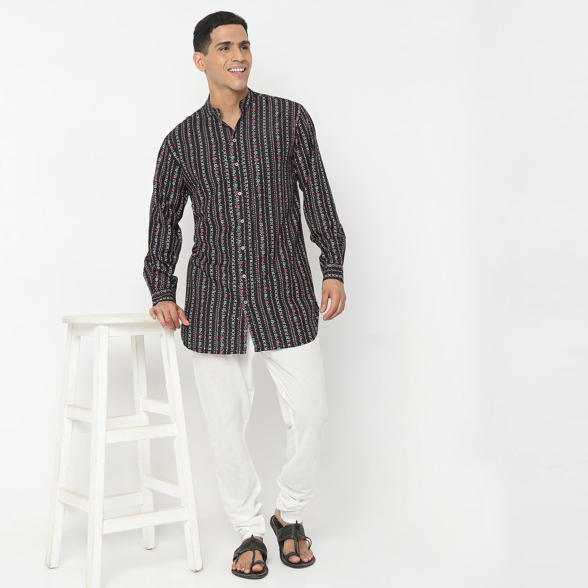 Regular Fit Embellished Kurta