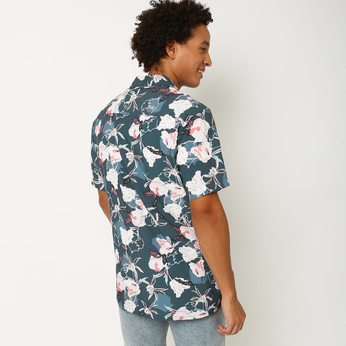 Men Wearing Regular Fit Printed Shirt