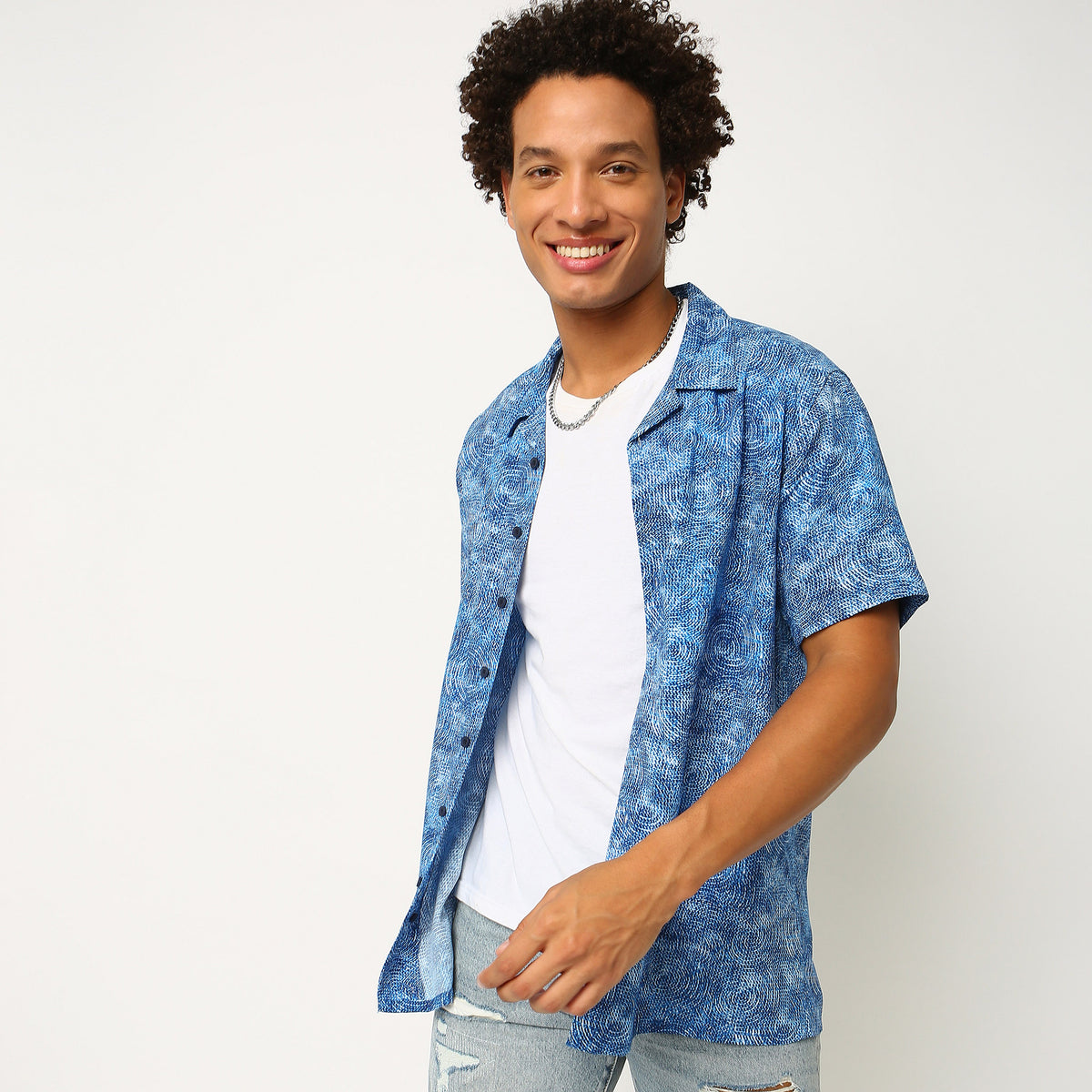 Men Wearing Regular Fit Printed Shirt