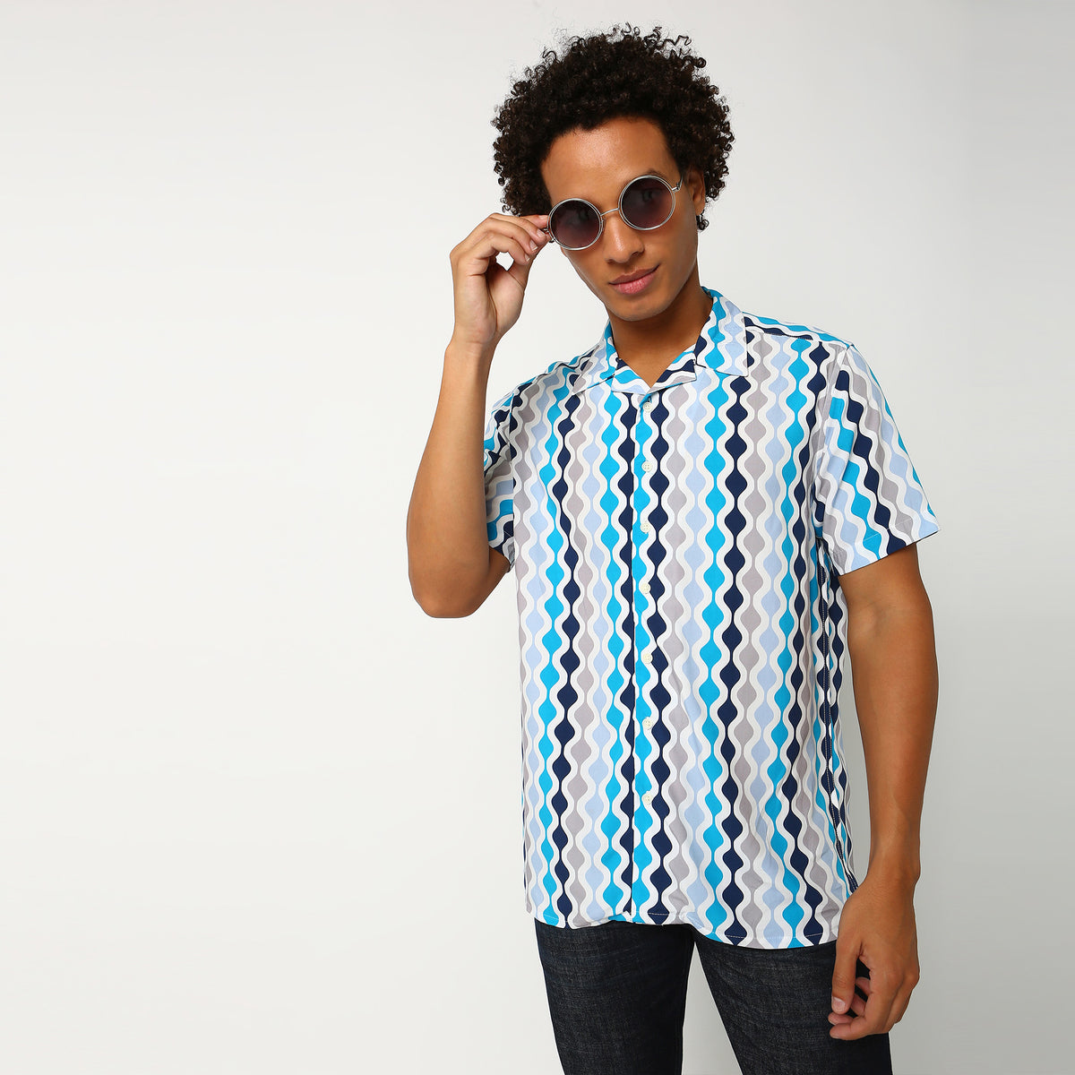 Men Wearing Regular Fit Printed Shirt