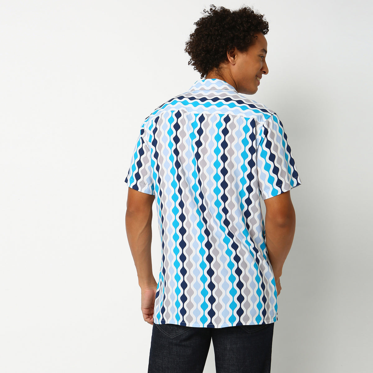 Men Wearing Regular Fit Printed Shirt