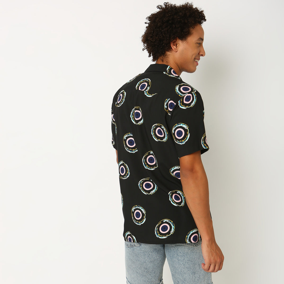 Men Wearing Regular Fit Printed Shirt