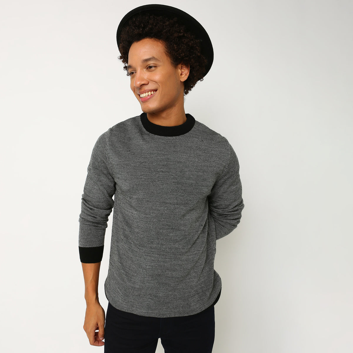 Men Wearing Regular Fit Solid Sweaters