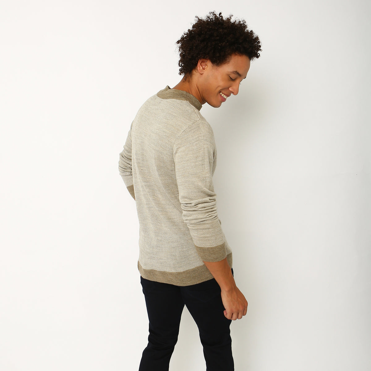 Men Wearing Regular Fit Solid Sweaters