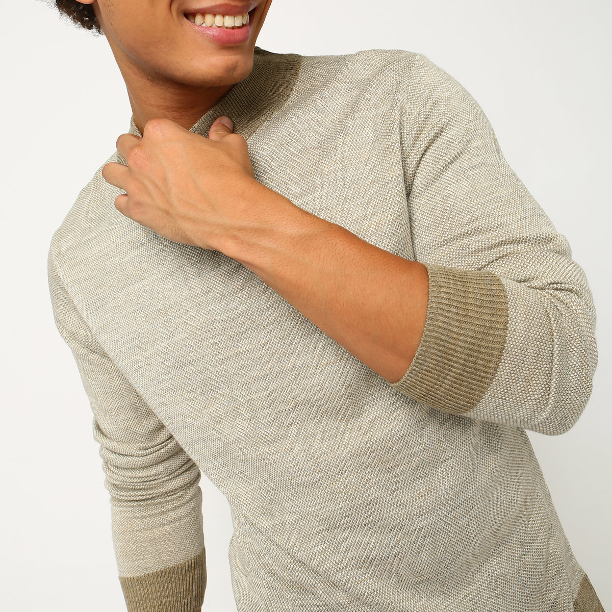 Men Wearing Regular Fit Solid Sweaters