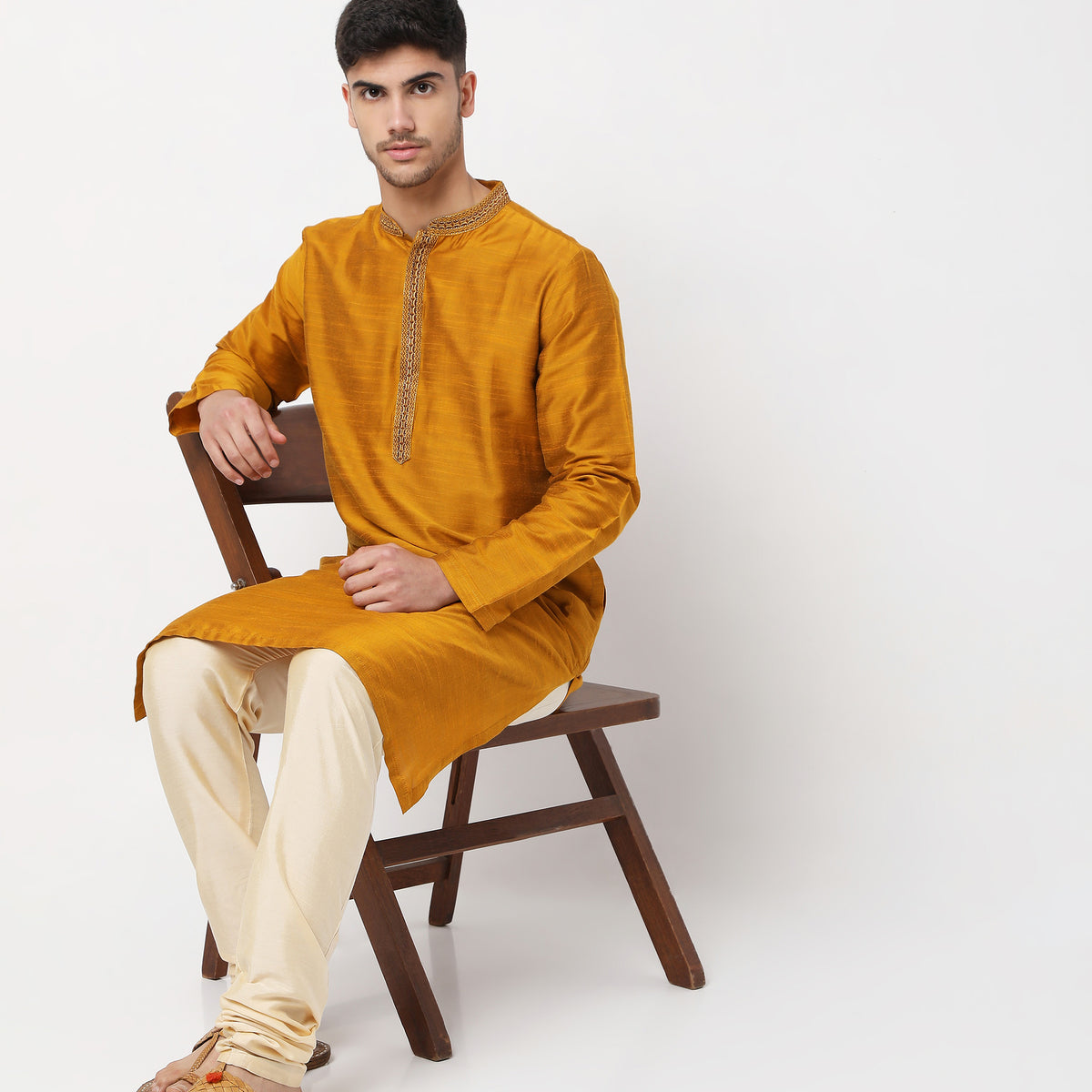 Regular Fit Embroidered Kurta