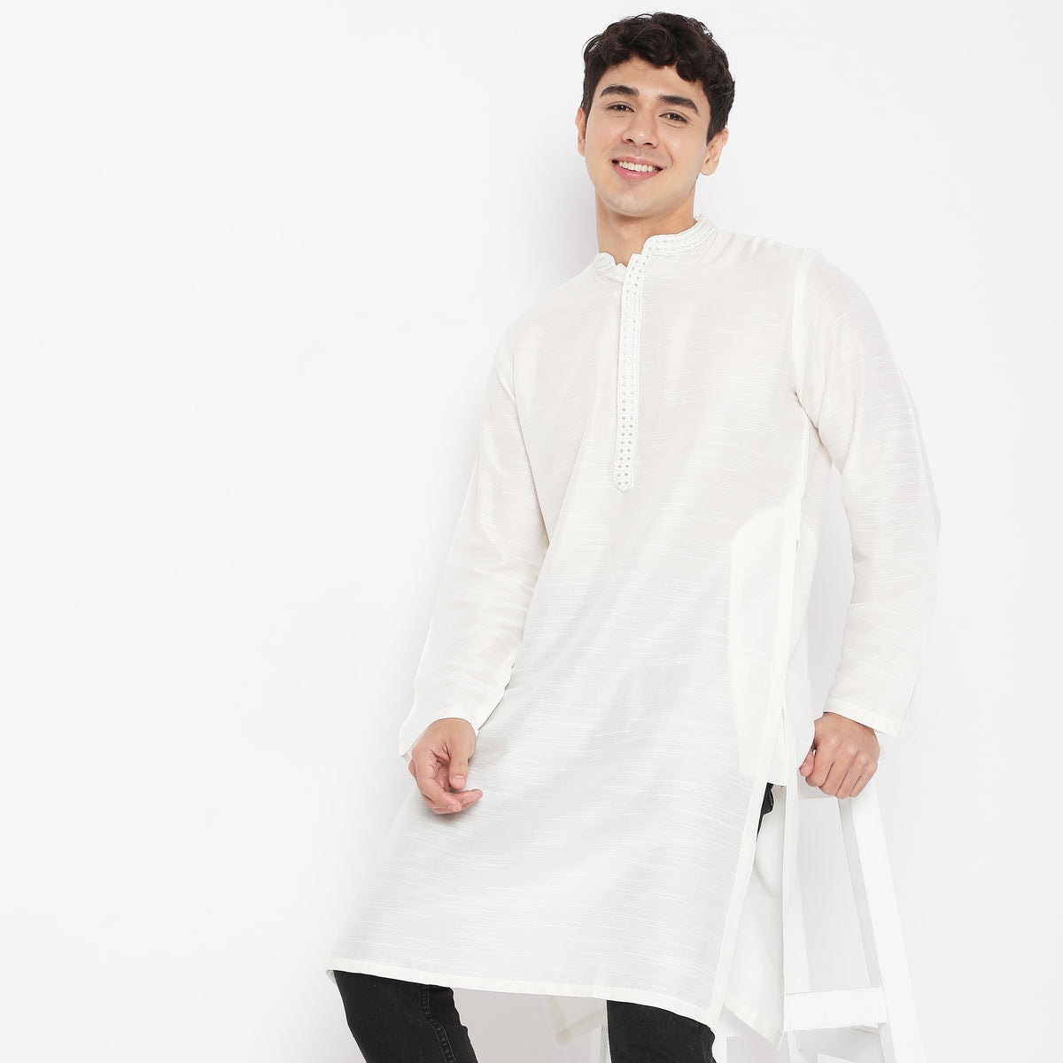 Regular Fit Embroidered Kurta