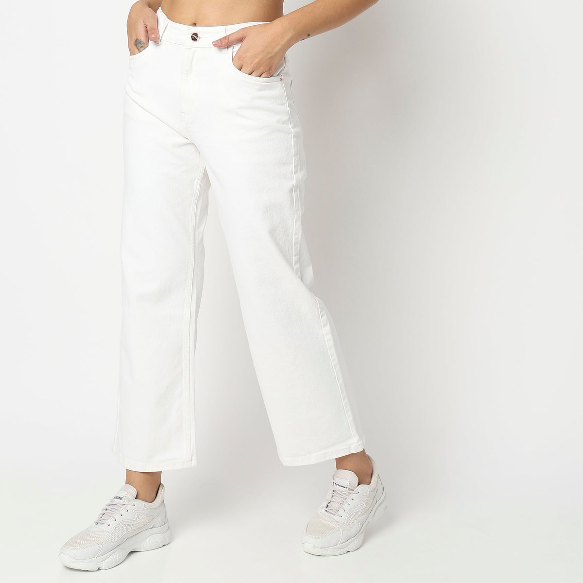 Women Wearing Flare Fit Solid High Rise Jean