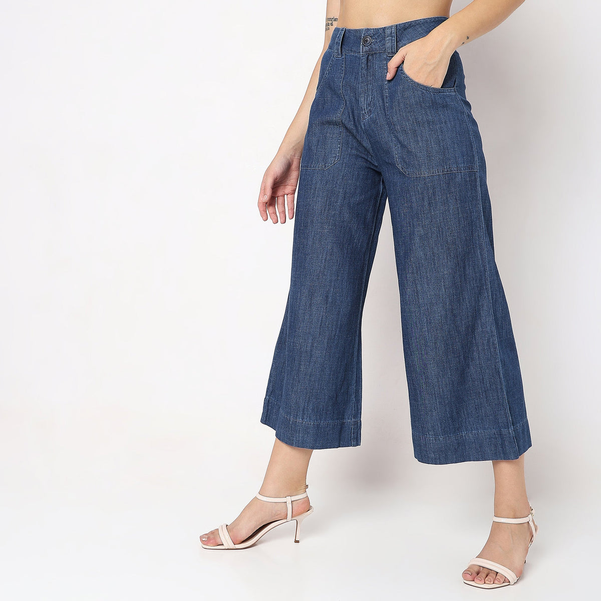 Women Wearing Flare Fit Solid High Rise Jean