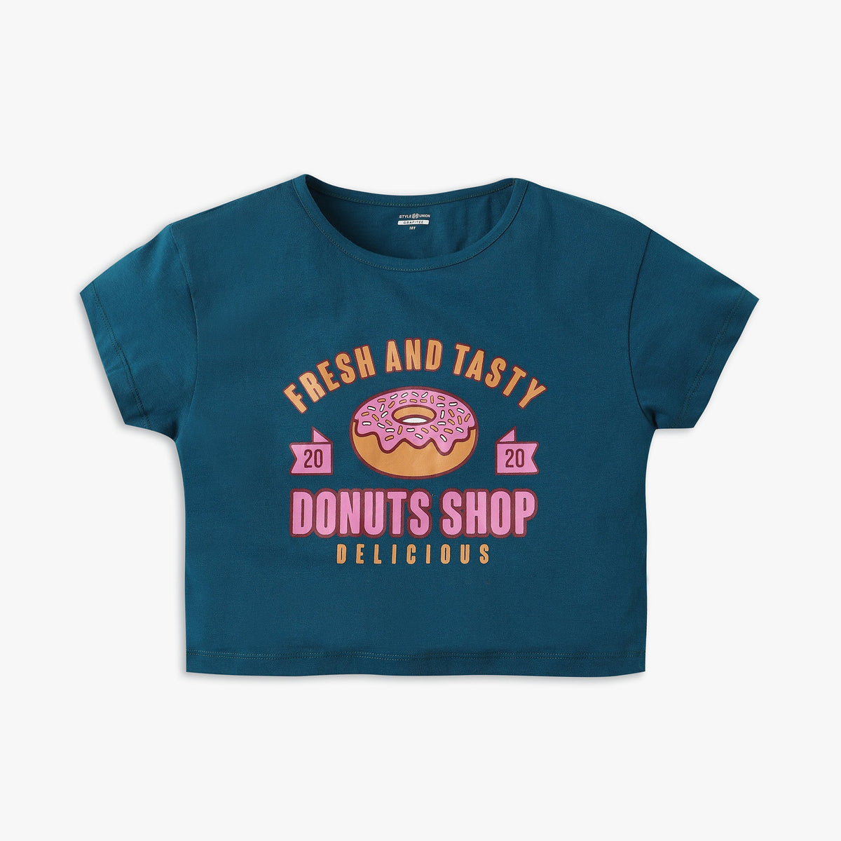 Girl Wearing Girl's Regular Fit Graphic T-Shirt